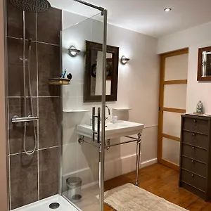 De Charme Au Coeur Du Vieux Valence - Confort & Calme Bed & Breakfast